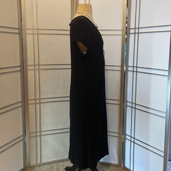 "GARNET Hill" Simple Black Dress- Size 12 - Picture 2 of 7